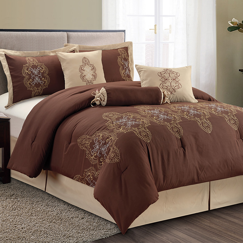 Dora Brown Brushed Fabress được thêu an ủi